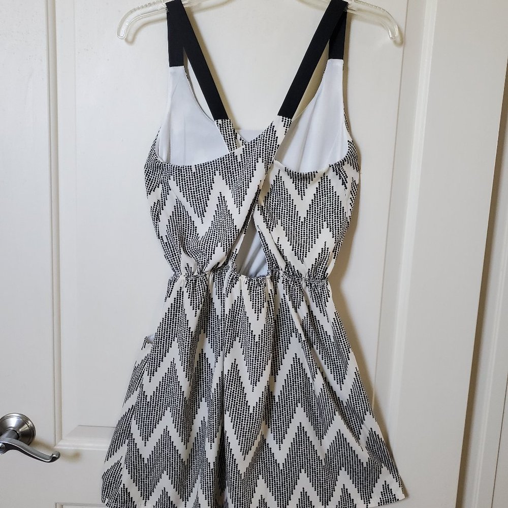 Windsor Black Dot Geometric Print Dress Size M